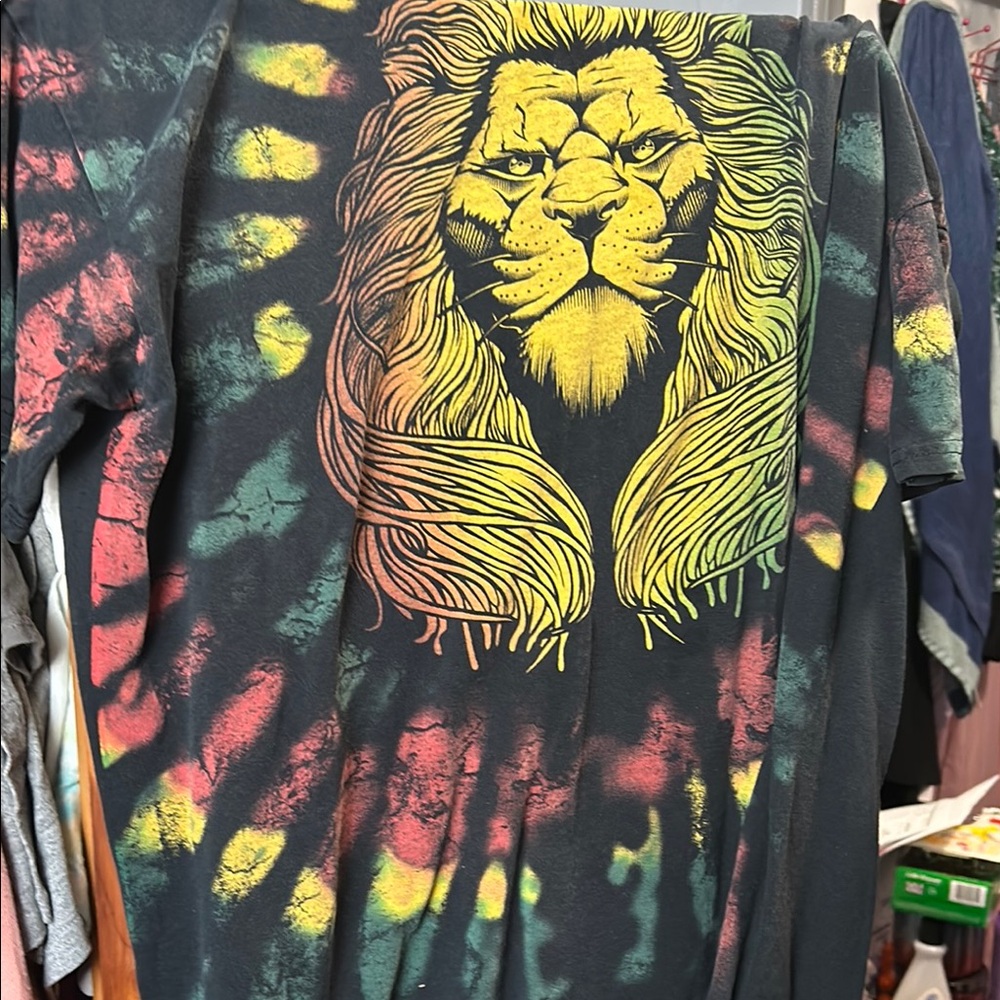 Tie-Dye Lion Graphic T-Shirt